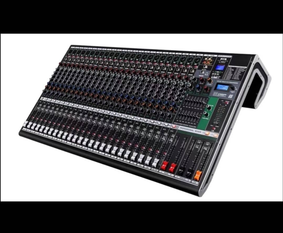 Console de mixage 24 voies avec DSP